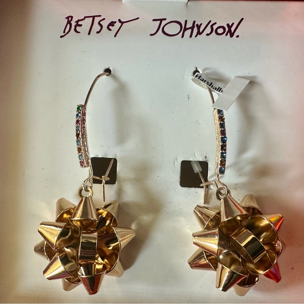 NWTIOB Gift Ready! Betsey Johnson Gold Christmas Present Bow Drop Earrings